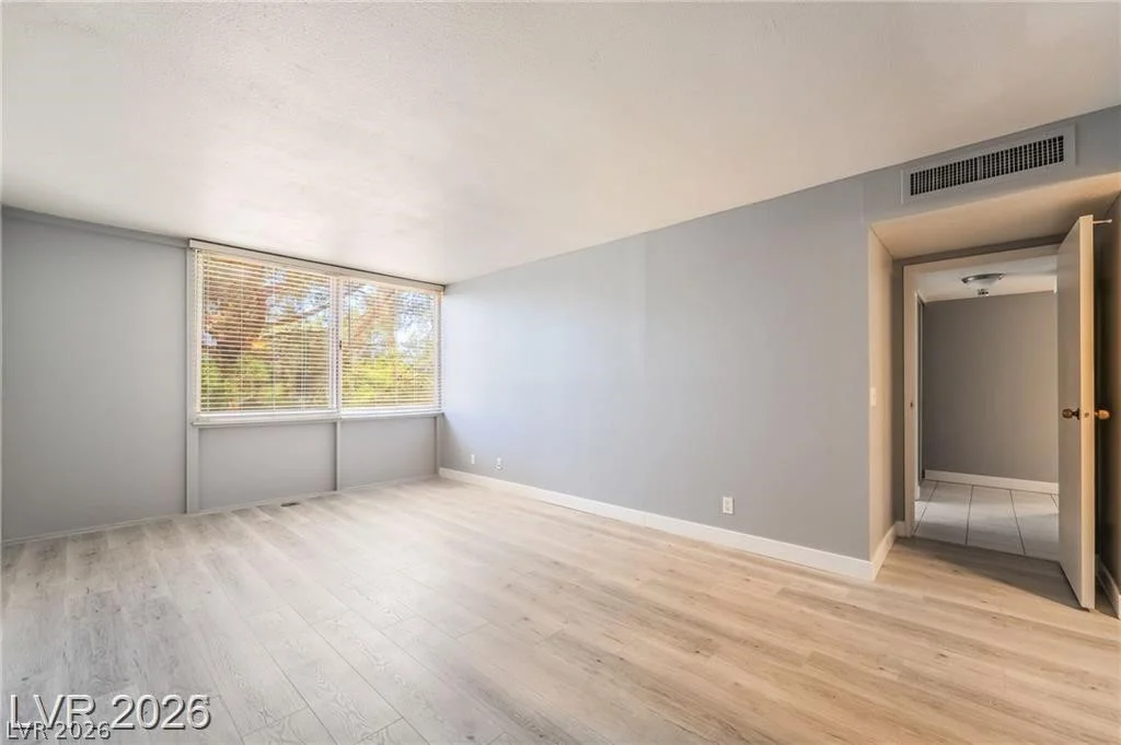 205 Harmon, Las Vegas, NV 89169