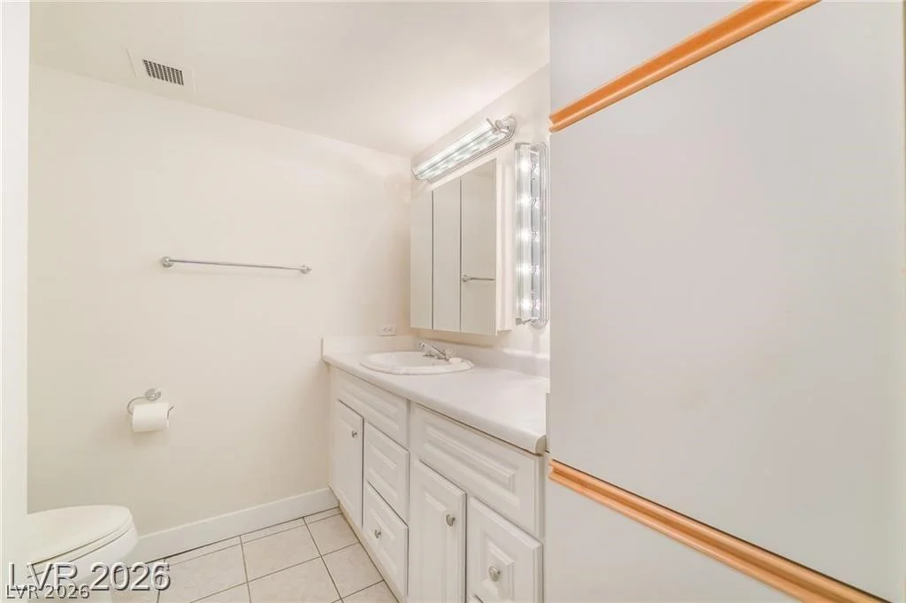 205 Harmon, Las Vegas, NV 89169