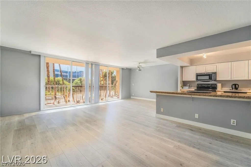 205 Harmon, Las Vegas, NV 89169