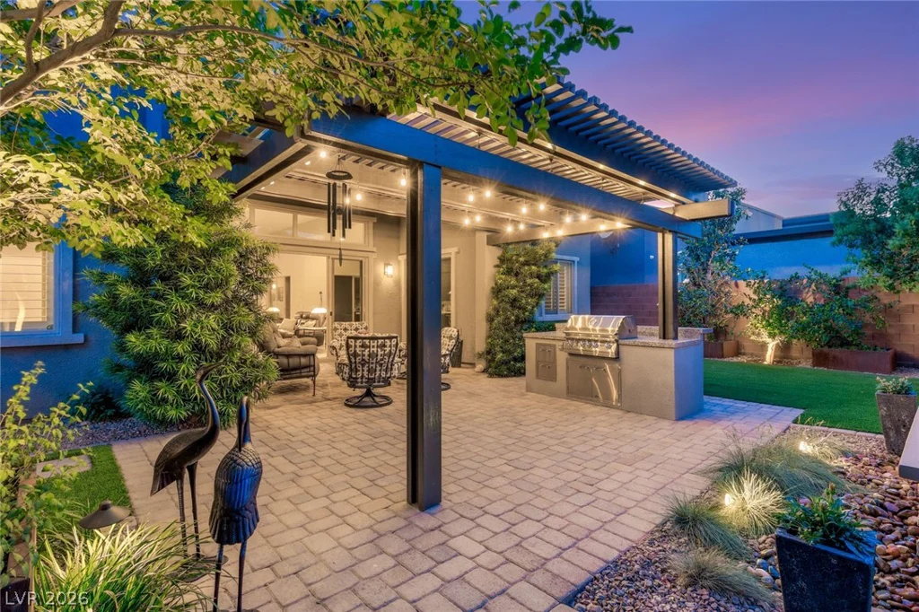 6092 Willow Rock, Las Vegas, NV 89135