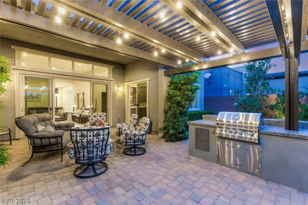 6092 Willow Rock, Las Vegas, NV 89135