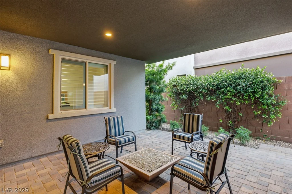 6092 Willow Rock, Las Vegas, NV 89135