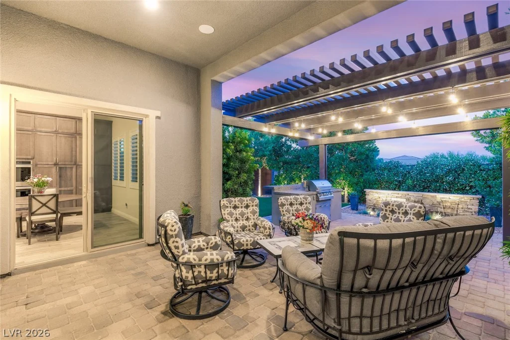 6092 Willow Rock, Las Vegas, NV 89135