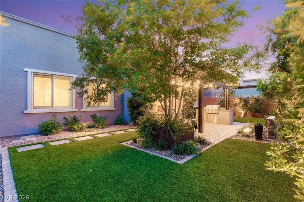 6092 Willow Rock, Las Vegas, NV 89135