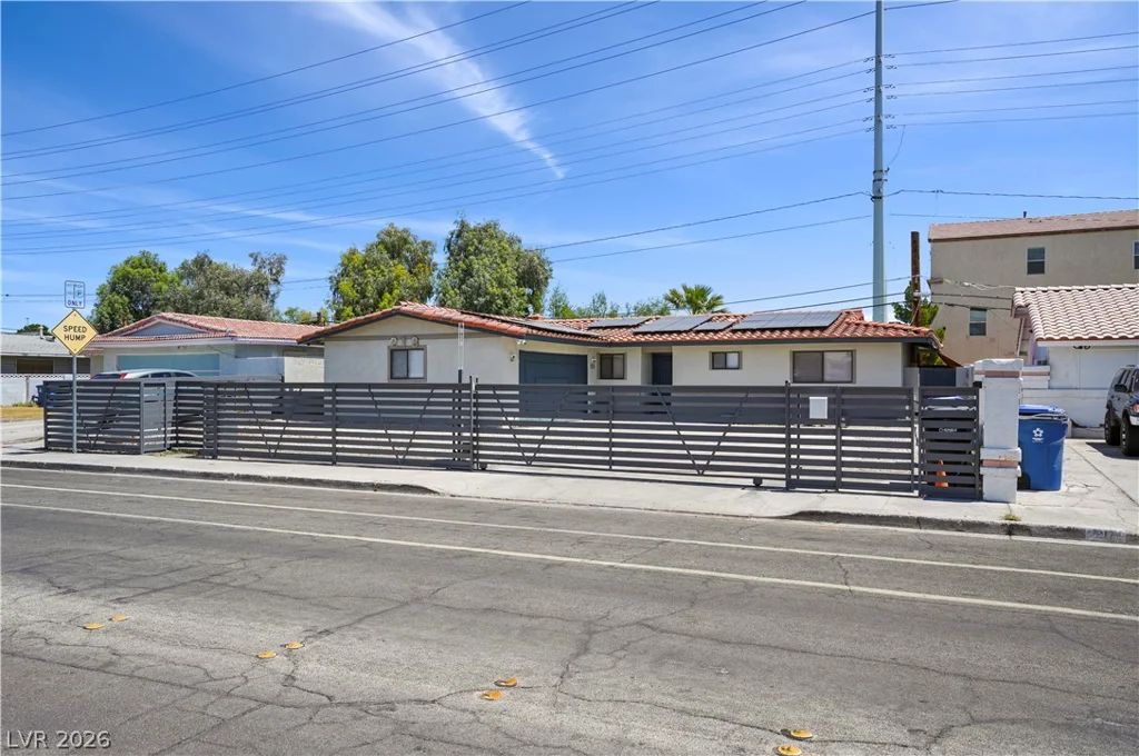 213 Shadow, Las Vegas, NV 89106