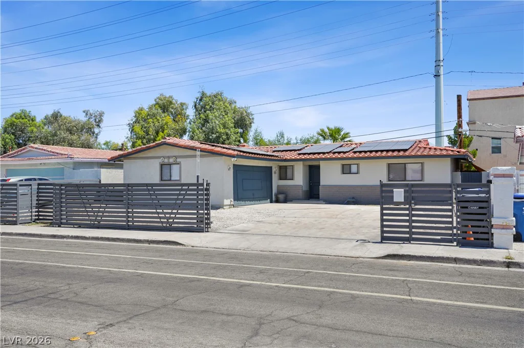 213 Shadow, Las Vegas, NV 89106