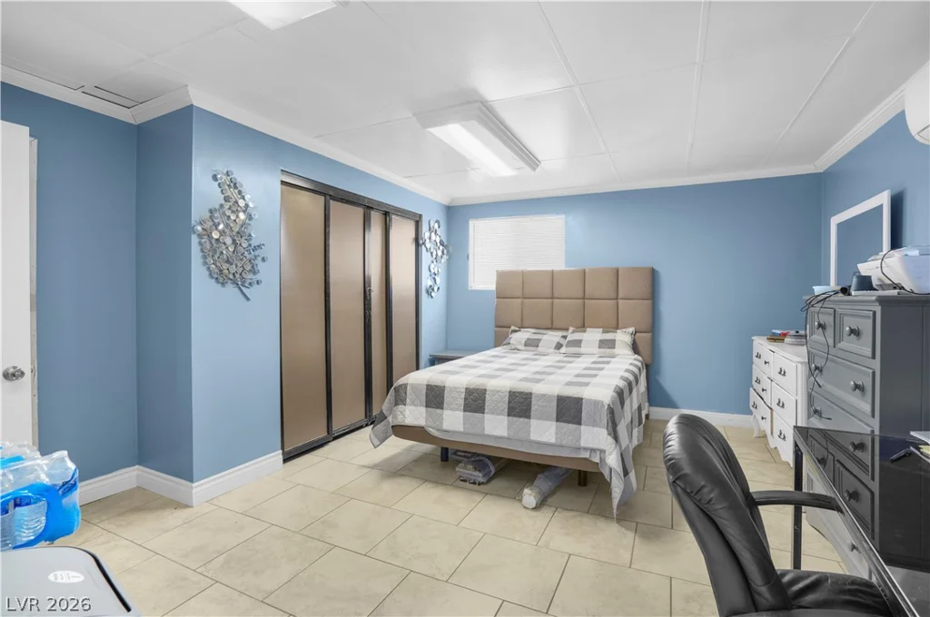 213 Shadow, Las Vegas, NV 89106