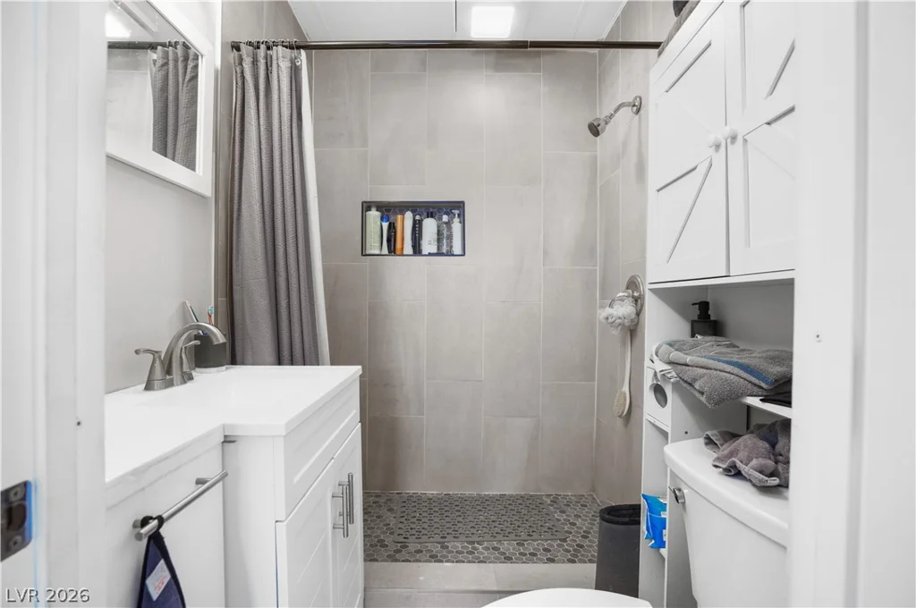 213 Shadow, Las Vegas, NV 89106