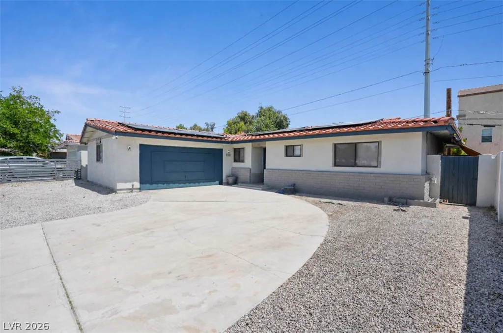213 Shadow, Las Vegas, NV 89106