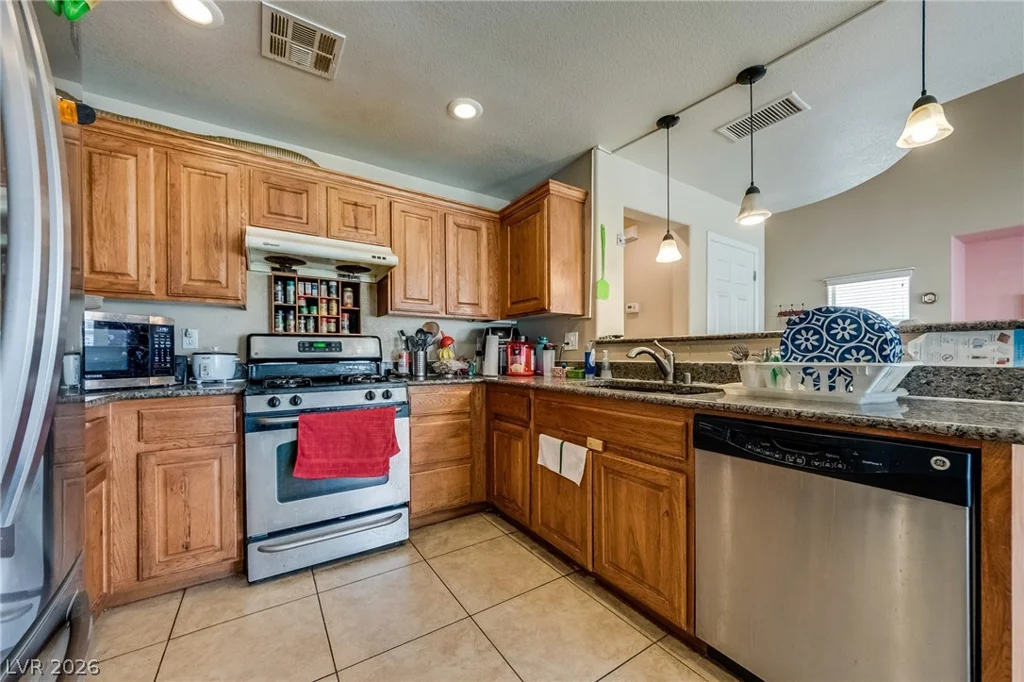 8166 Royal Lilly, Las Vegas, NV 89139