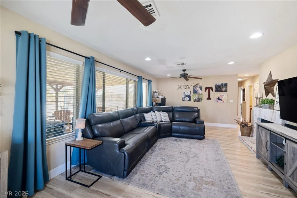 9010 Buffalo, Las Vegas, NV 89113