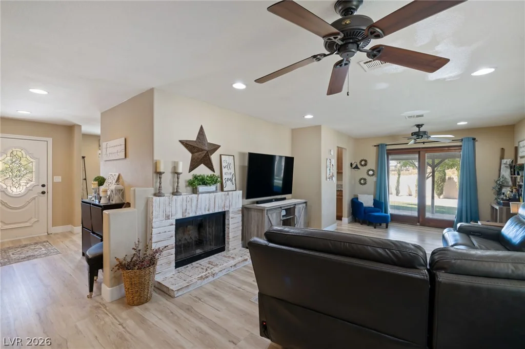 9010 Buffalo, Las Vegas, NV 89113