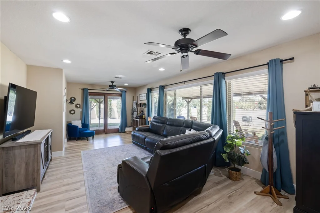 9010 Buffalo, Las Vegas, NV 89113