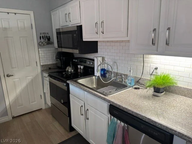 2451 Rainbow, Las Vegas, NV 89108