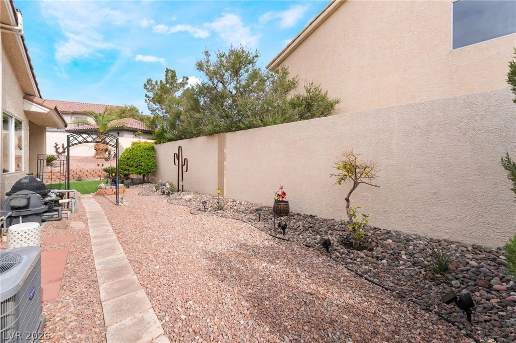 3991 Camelot Cove, Las Vegas, NV 89147