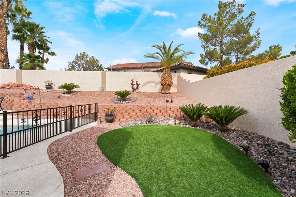 3991 Camelot Cove, Las Vegas, NV 89147