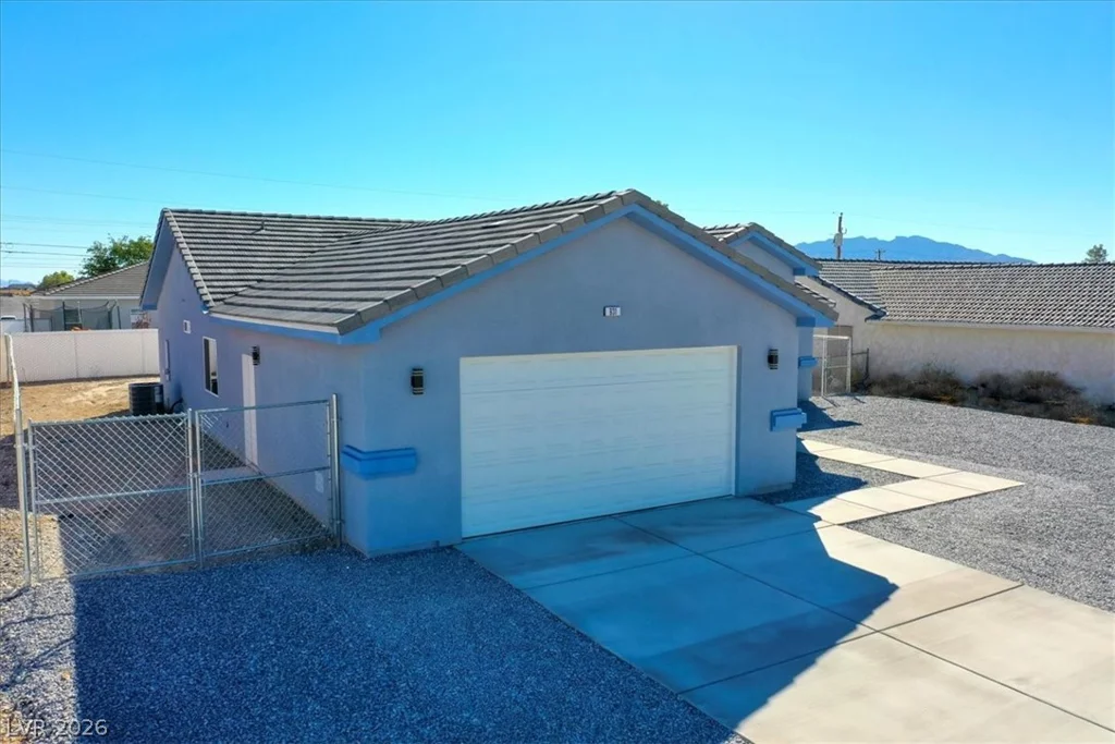 931 Lone Pine, Pahrump, NV 89048