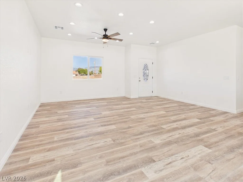 931 Lone Pine, Pahrump, NV 89048