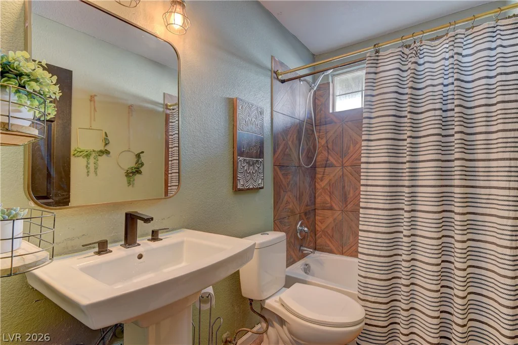 2964 Liberty, Las Vegas, NV 89121
