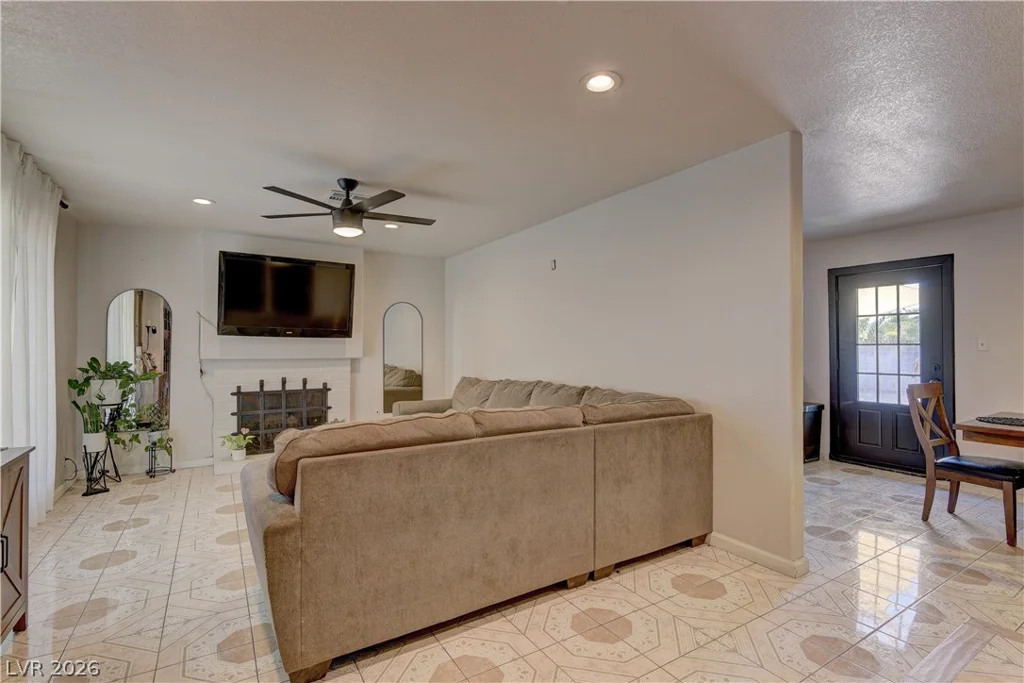2964 Liberty, Las Vegas, NV 89121