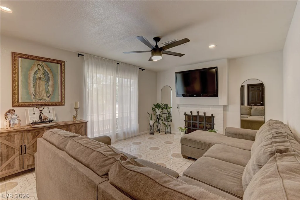 2964 Liberty, Las Vegas, NV 89121
