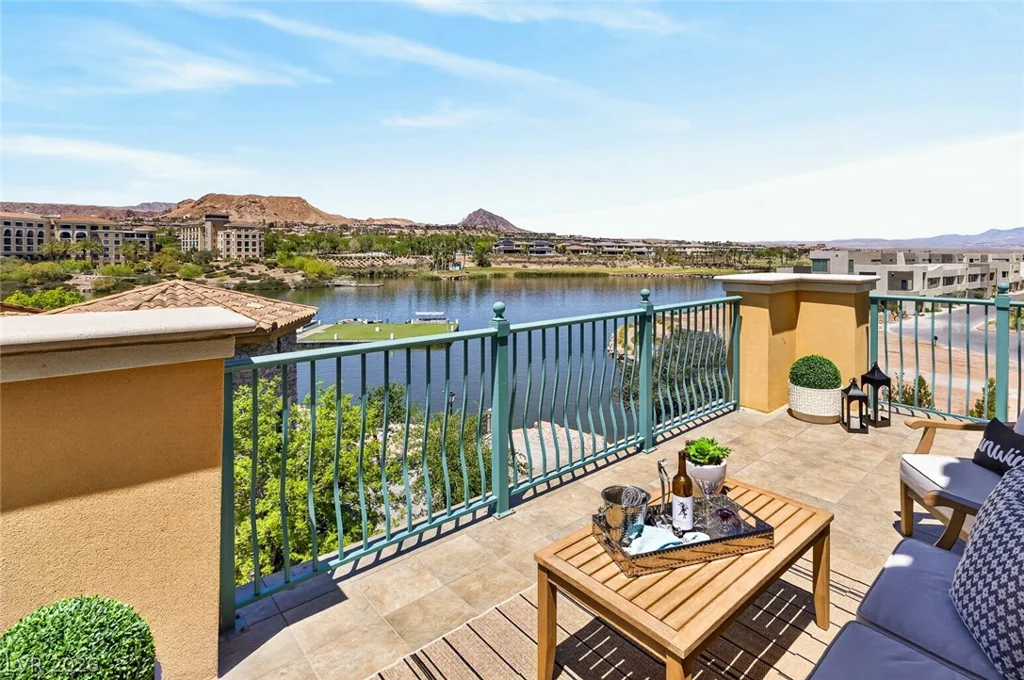 30 Strada Di Villaggio, Henderson, NV 89011