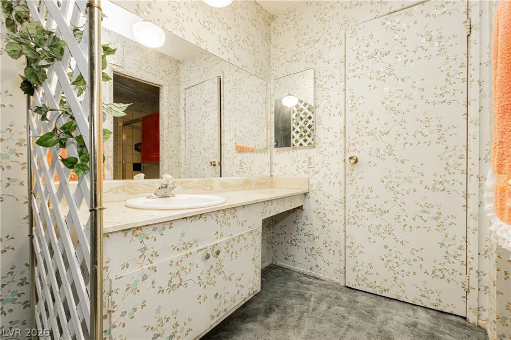 2583 Vegas Valley, Las Vegas, NV 89121