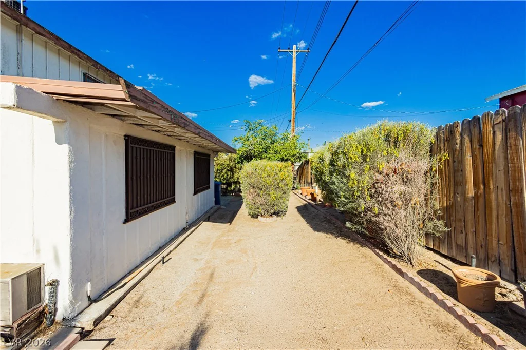 2583 Vegas Valley, Las Vegas, NV 89121