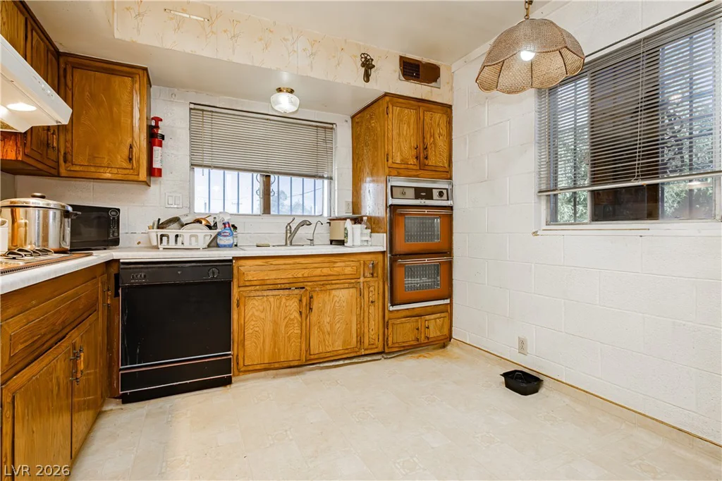 2583 Vegas Valley, Las Vegas, NV 89121