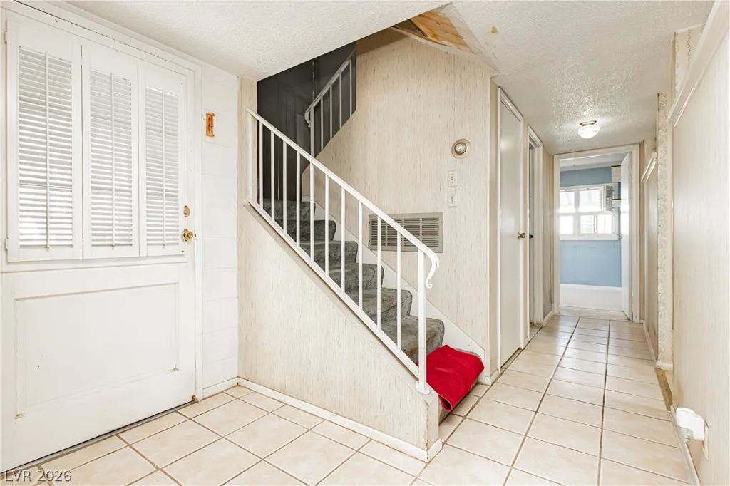 2583 Vegas Valley, Las Vegas, NV 89121