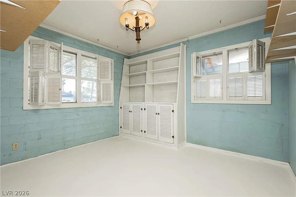 2583 Vegas Valley, Las Vegas, NV 89121
