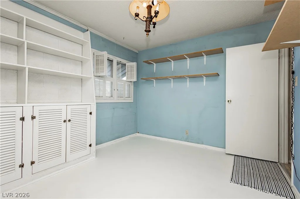 2583 Vegas Valley, Las Vegas, NV 89121