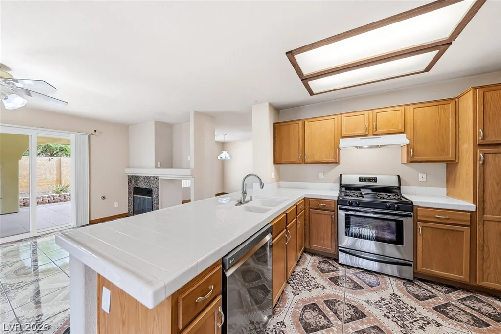 902 Royalmile, North Las Vegas, NV 89032