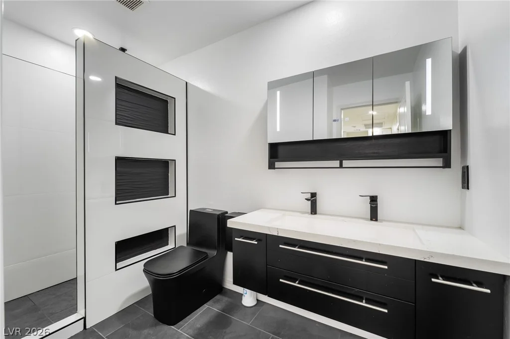 5121 Charlie Ct., Las Vegas, NV 89122