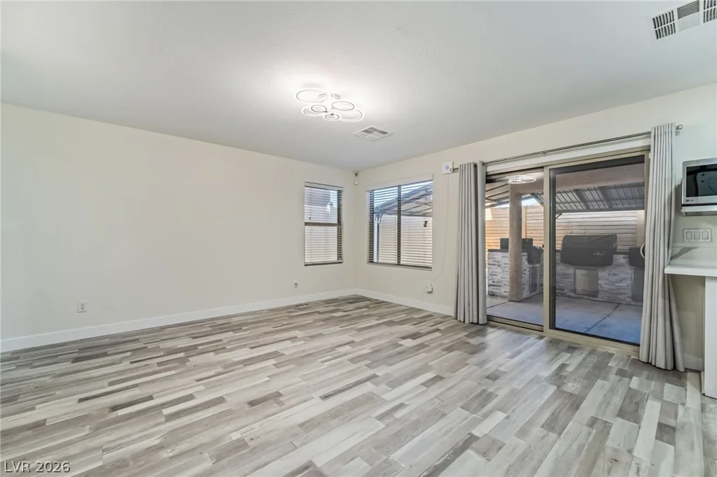 5121 Charlie Ct., Las Vegas, NV 89122