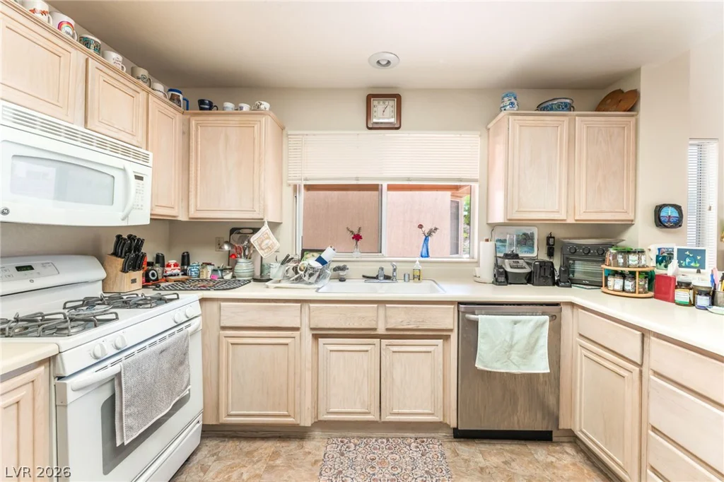 2453 Desert Sands, Las Vegas, NV 89134