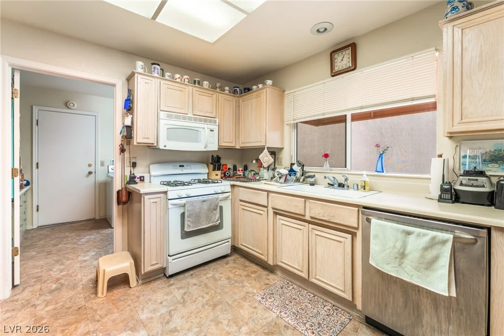 2453 Desert Sands, Las Vegas, NV 89134
