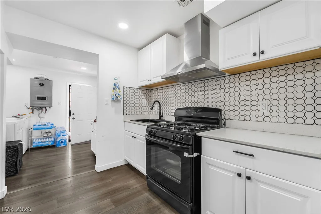 3934 Palos Verdes, Las Vegas, NV 89119