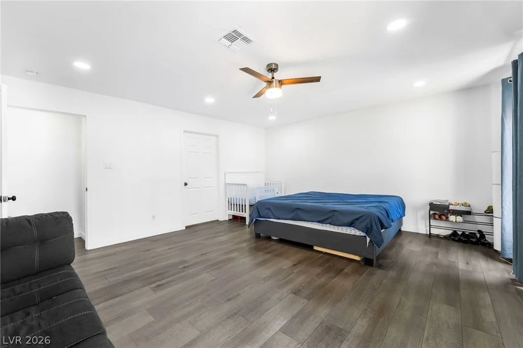 3934 Palos Verdes, Las Vegas, NV 89119