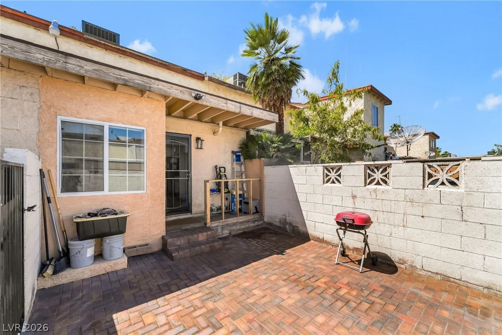 3934 Palos Verdes, Las Vegas, NV 89119