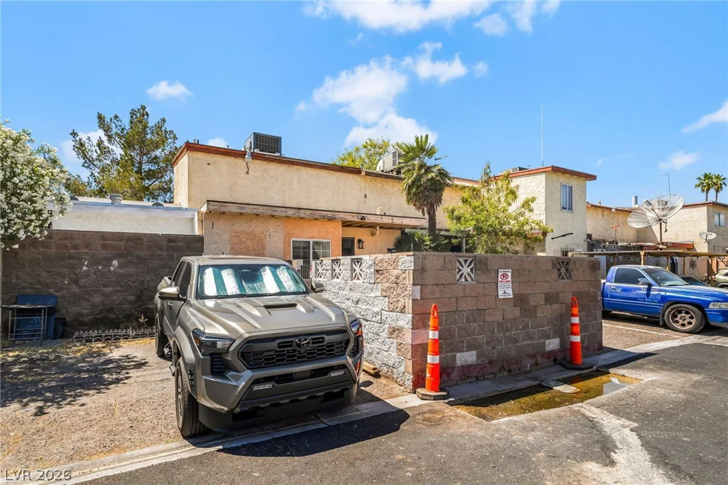 3934 Palos Verdes, Las Vegas, NV 89119