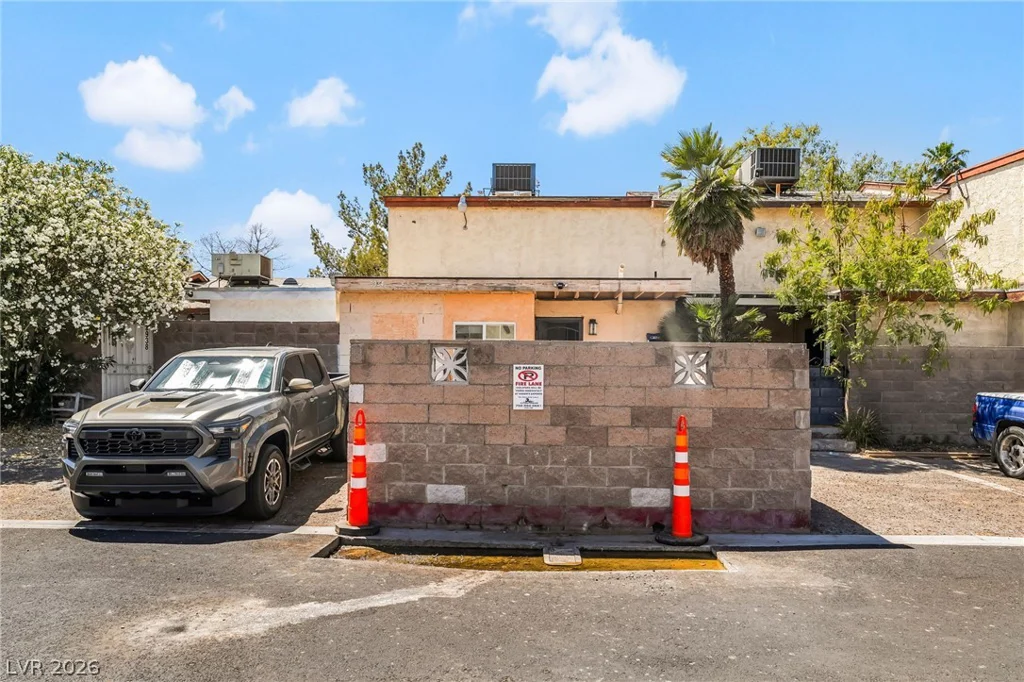 3934 Palos Verdes, Las Vegas, NV 89119
