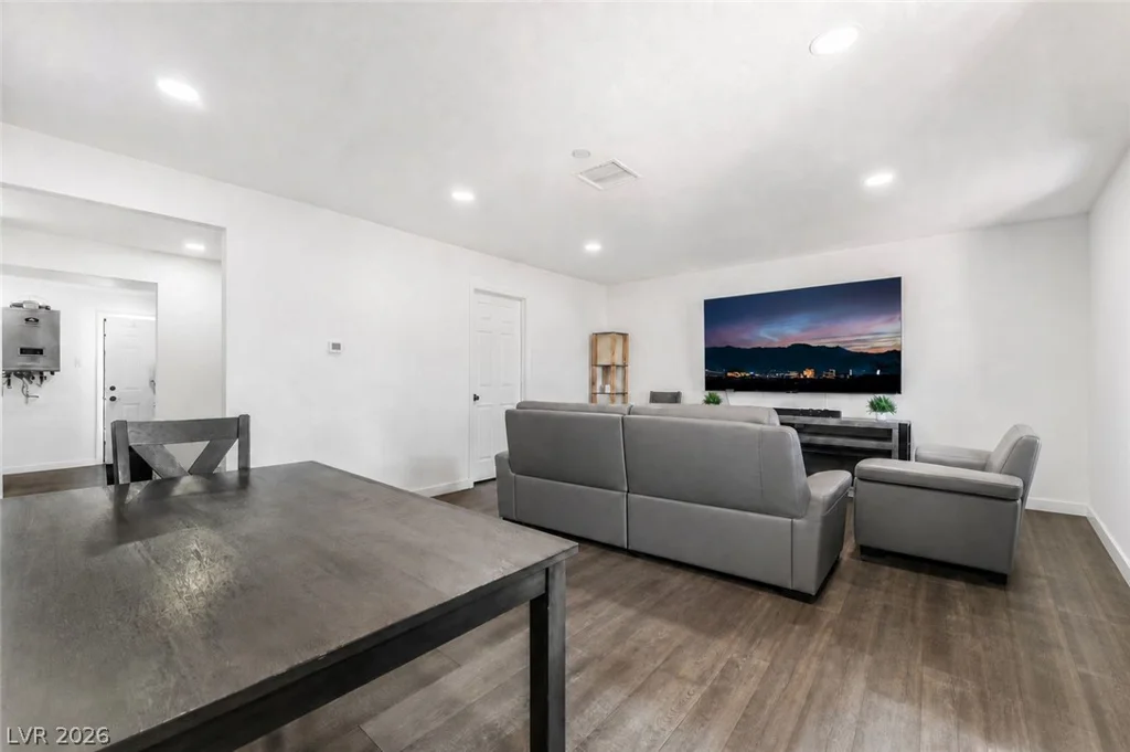 3934 Palos Verdes, Las Vegas, NV 89119