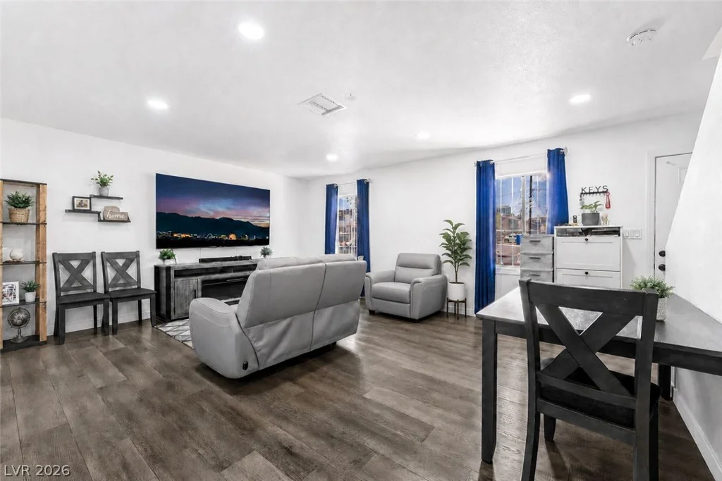 3934 Palos Verdes, Las Vegas, NV 89119