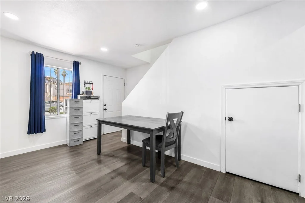 3934 Palos Verdes, Las Vegas, NV 89119