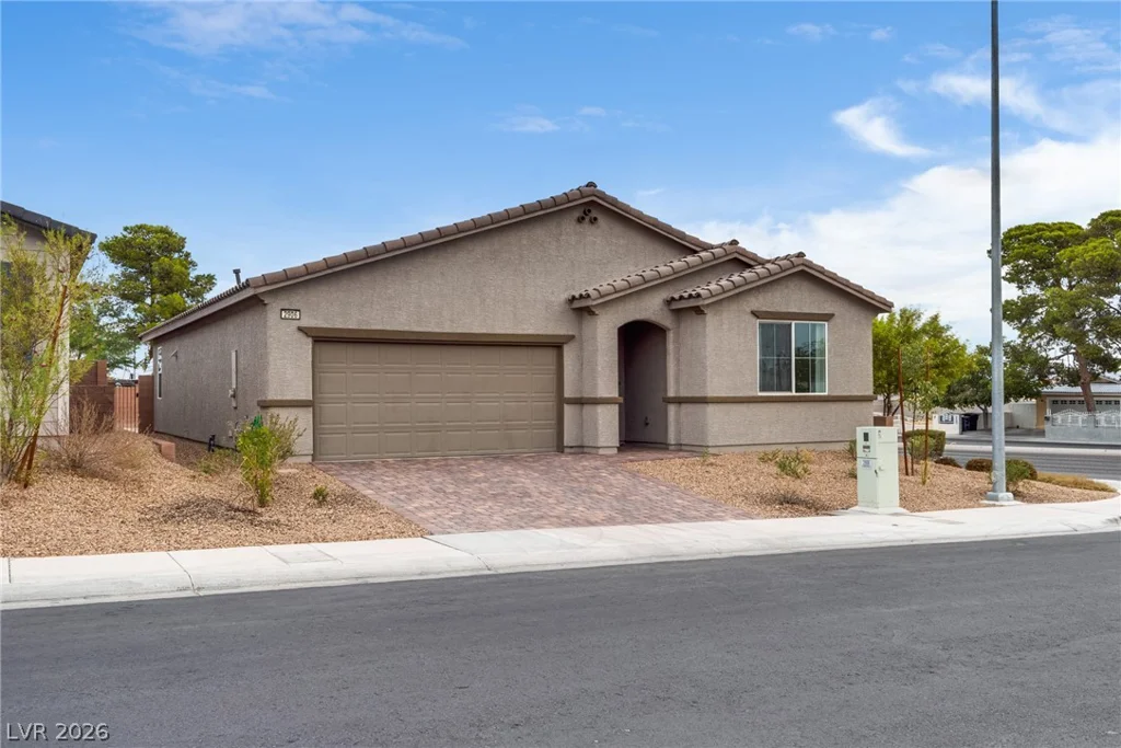2906 Carothers, North Las Vegas, NV 89032