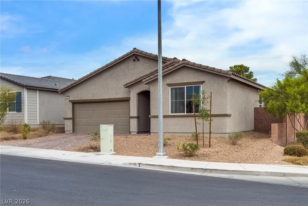 2906 Carothers, North Las Vegas, NV 89032