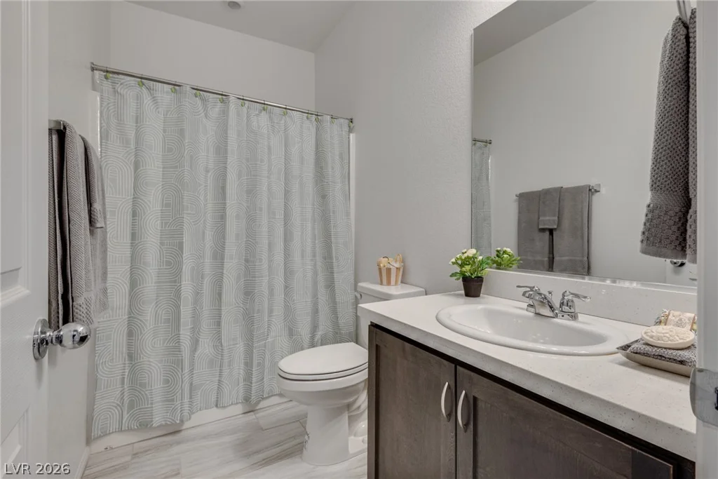 2906 Carothers, North Las Vegas, NV 89032