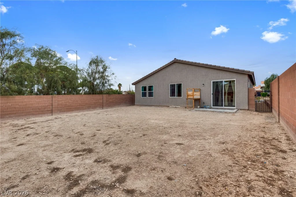 2906 Carothers, North Las Vegas, NV 89032