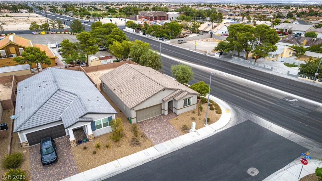 2906 Carothers, North Las Vegas, NV 89032